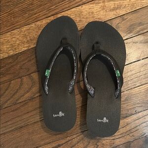 NWOT Sanuk Black Flip Flop Women’s Sandals, size 9